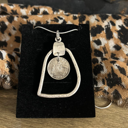 1954 Sixpence Organic Surround Necklace — Simple and Authentic