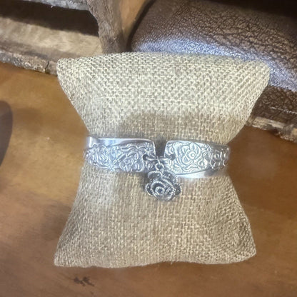 Vintage Flower Bracelet