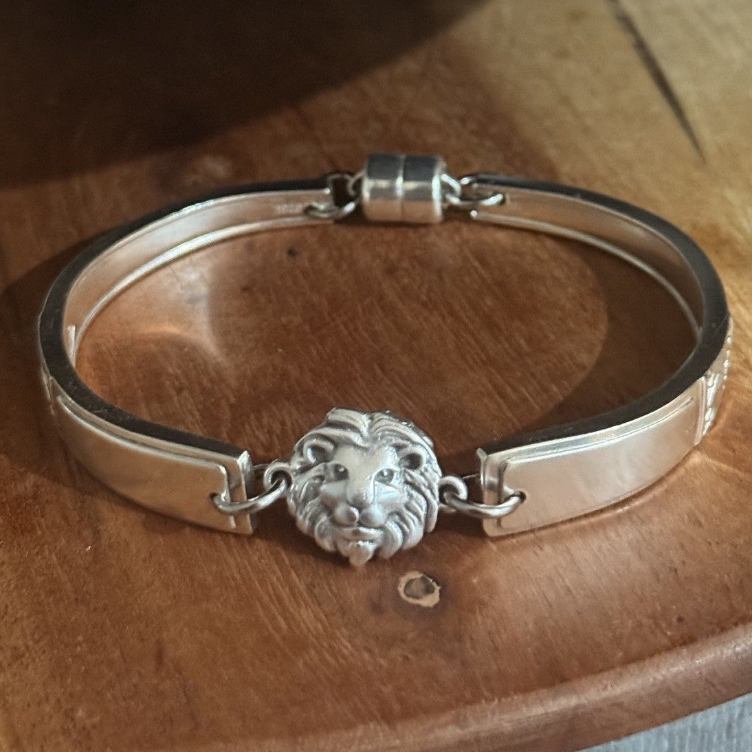 Vintage Viners & Hall Shaftesbury Silverware Bracelet | Lion Head