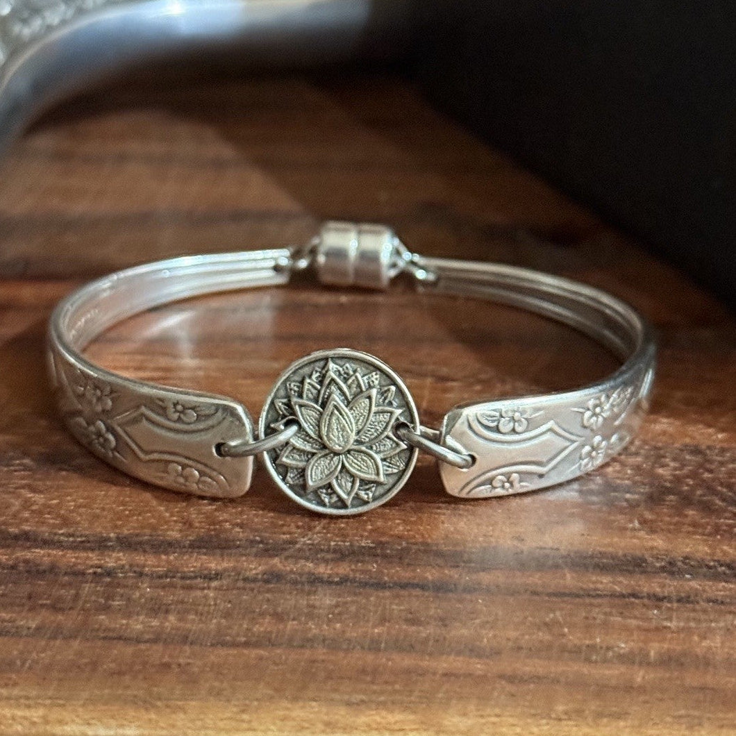Vintage Grosvenor Gretel Teaspoon Bracelet | Lotus Flower