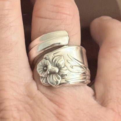 1950 Daffodil Wrap Ring