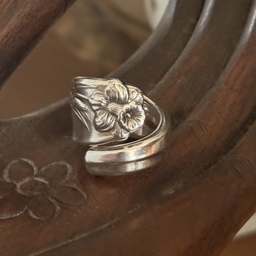 1950 Daffodil Wrap Ring